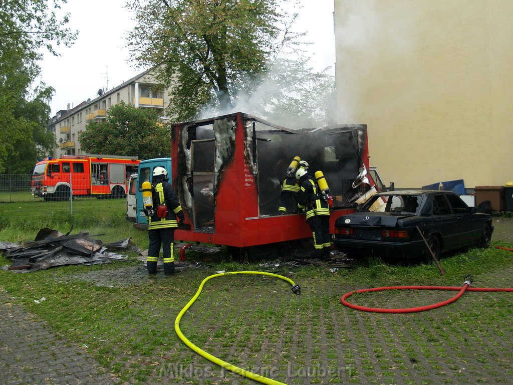 Brand Frittenwagen Pkw Koeln Vingst Passauerstr P21.JPG